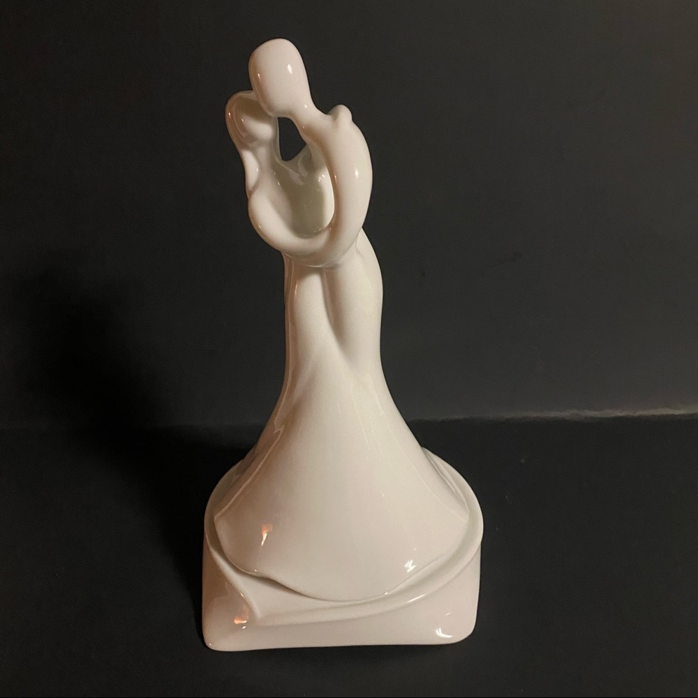 Jamie Lynn Ceramics Love Entwined Circle of Love  Cake Top Figurine